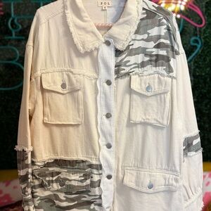 POL Cream & Camo Collared Button Up Lightweight Shacket NWOT Size S